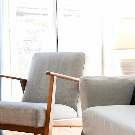 Cozy And Bright 1bdr Flat In Typical Neighborhood! Lisbon