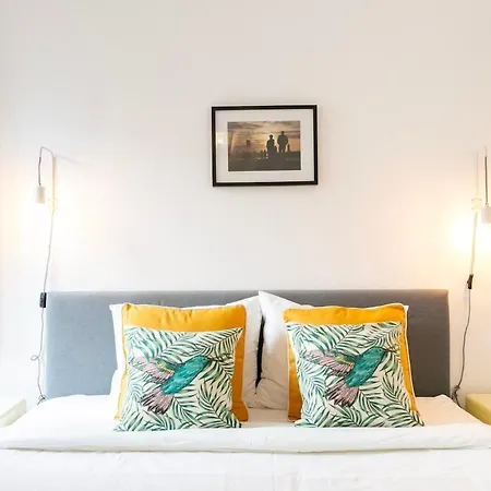 Apartment Cozy And Bright 1bdr Flat In Typical Neighborhood!