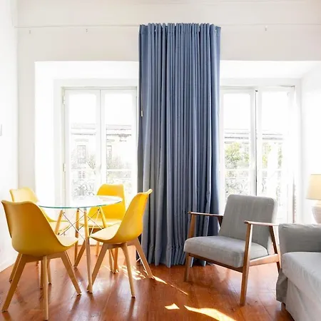 Apartment Cozy And Bright 1bdr Flat In Typical Neighborhood! *