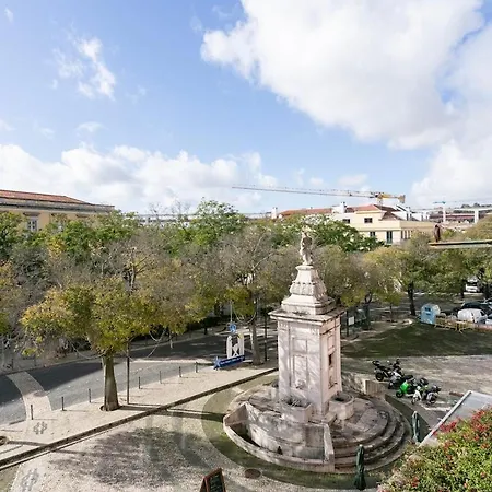 Apartment Cozy And Bright 1bdr Flat In Typical Neighborhood! *