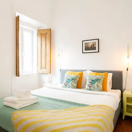 Cozy And Bright 1bdr Flat In Typical Neighborhood! Apartment Lisbon